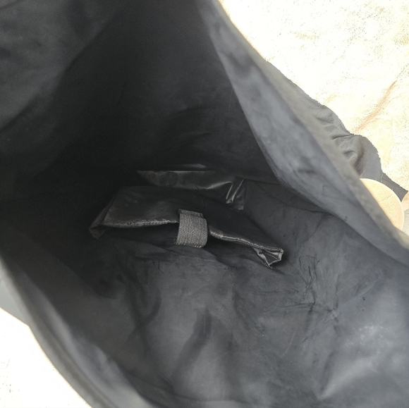 Premium Spartan Black Rollie Waterproof Luggage - Picture 4 of 7